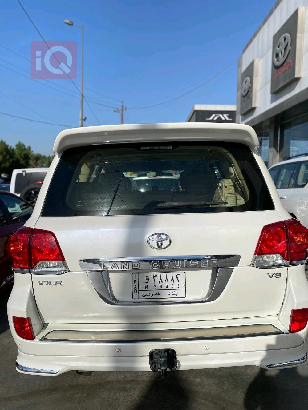 تۆیۆتا لاند کروزەر